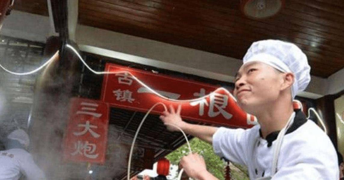 妖娆“拉面哥”，走红后娶女粉丝，炒掉老板另开面馆，近况如何？