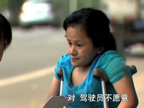 2018年，残疾夫妇撞坏百万豪车，想分期4年半赔钱，结局如何？