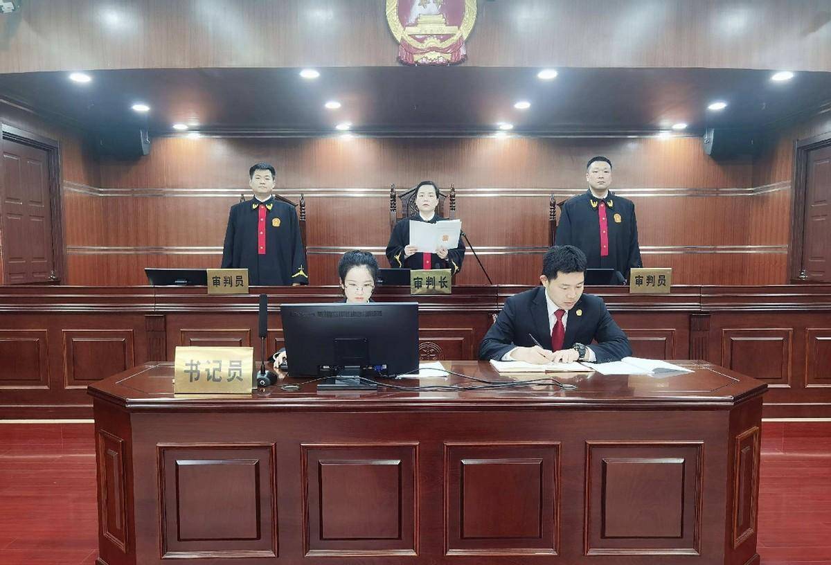 2014年50岁女富商发现银行漏洞，盗取银行5亿资金，最终结果如何